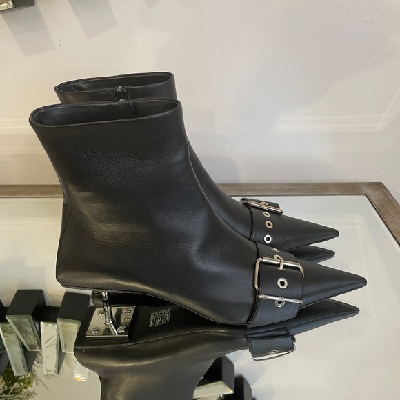 Balenciaga - Buckle Detail Booties - Picture 2 of 5